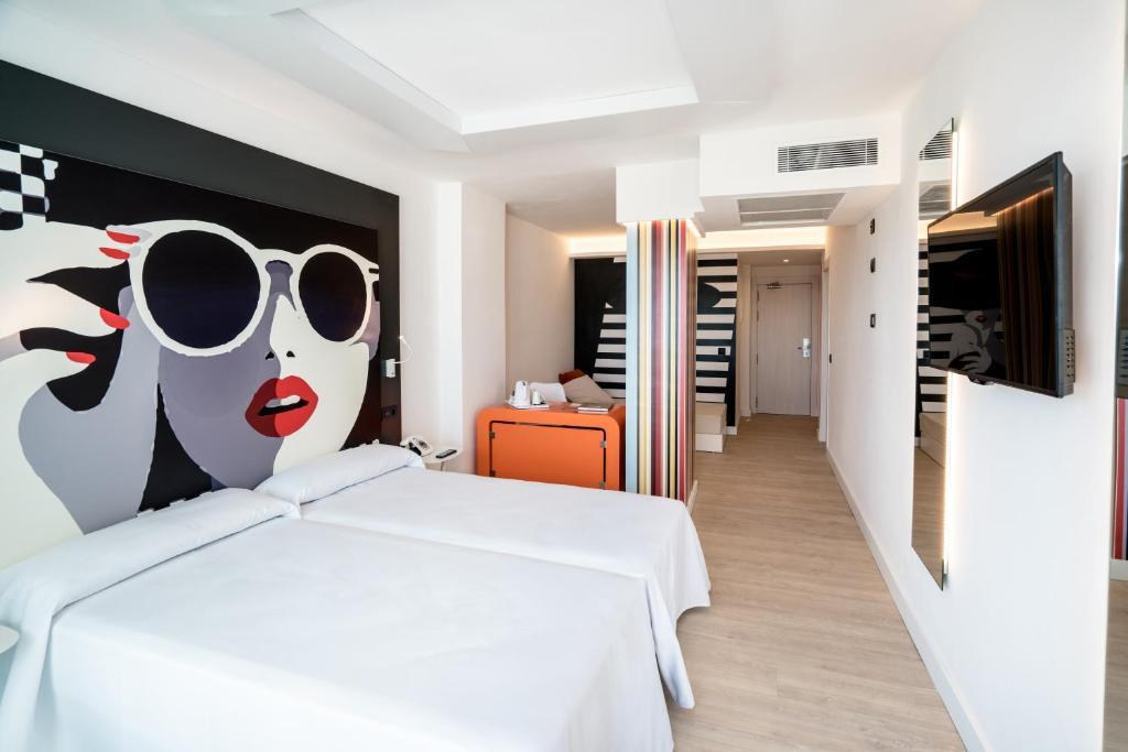 Thb Naeco Ibiza - Adults Only Hotel Sant Antoni de Portmany Екстериор снимка
